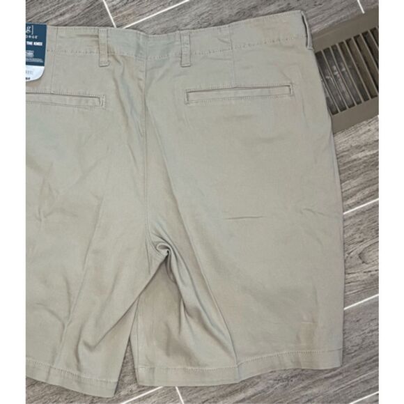 Shorts khaki color. Nice dress or play shorts. anywhere else you want to go. Siz - Picture 12 of 16